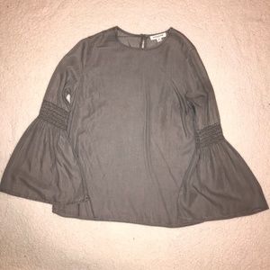 NWOT beachlunchlounge gray wide arm blouse